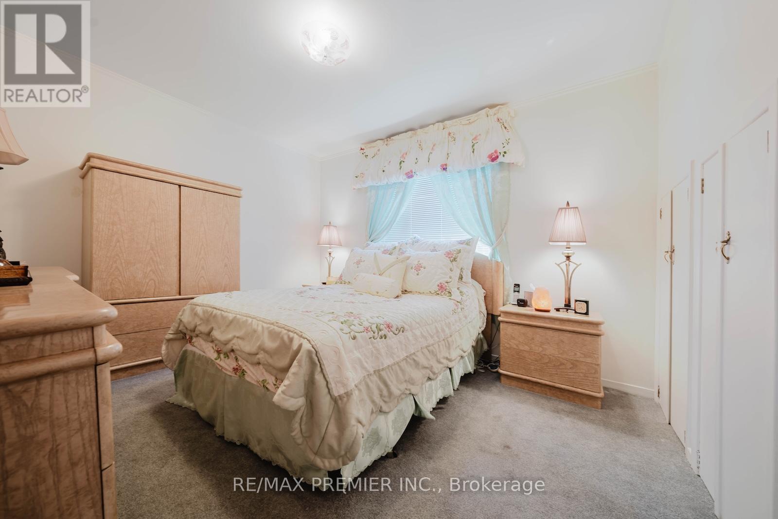 23 Lippincott Street W, Toronto, Ontario  M9N 1B3 - Photo 9 - W12978940