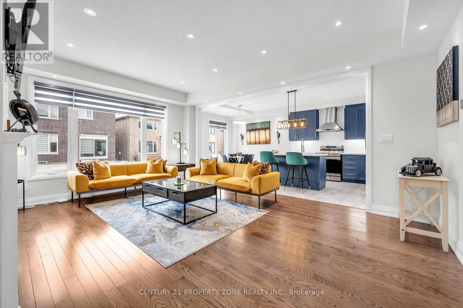 12 Trellanock Road, Brampton, Ontario  L6Y 0E4 - Photo 9 - W12979004