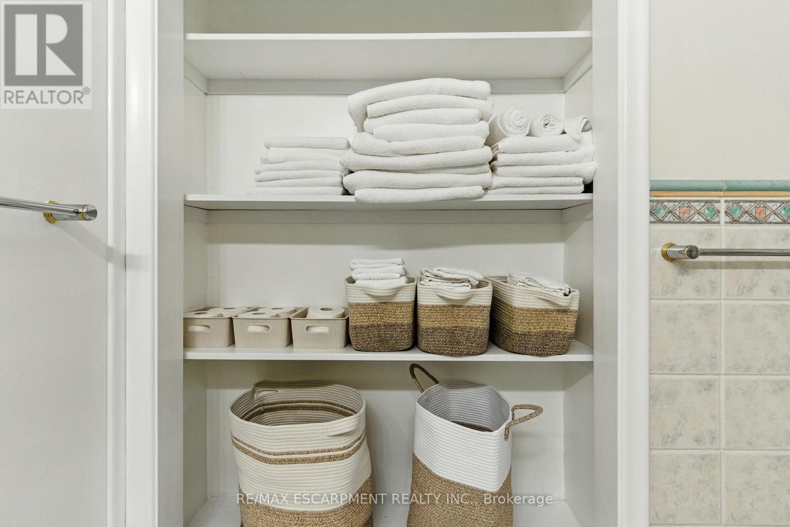 230 South Service Road, Mississauga, Ontario  L5G 2S1 - Photo 25 - W12979006