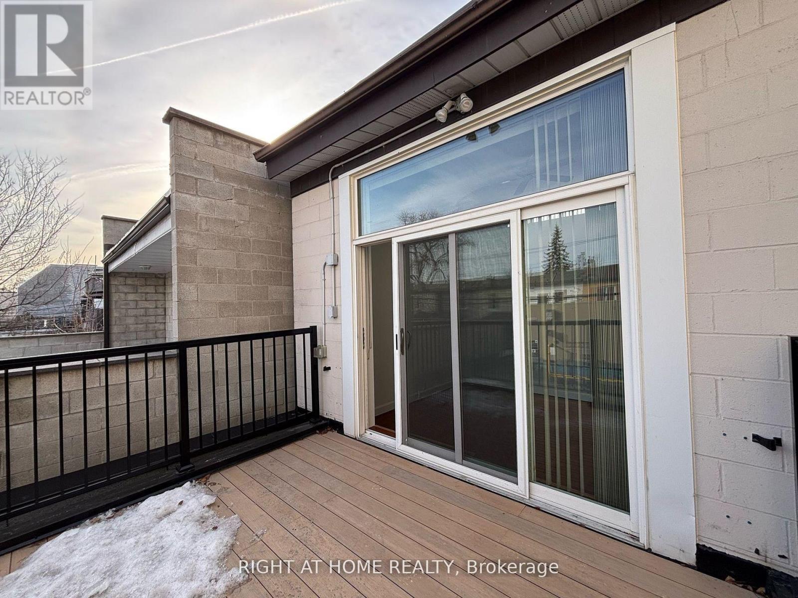 A - 3152 Dundas Street W, Toronto, Ontario  M6P 2A1 - Photo 15 - W12979042