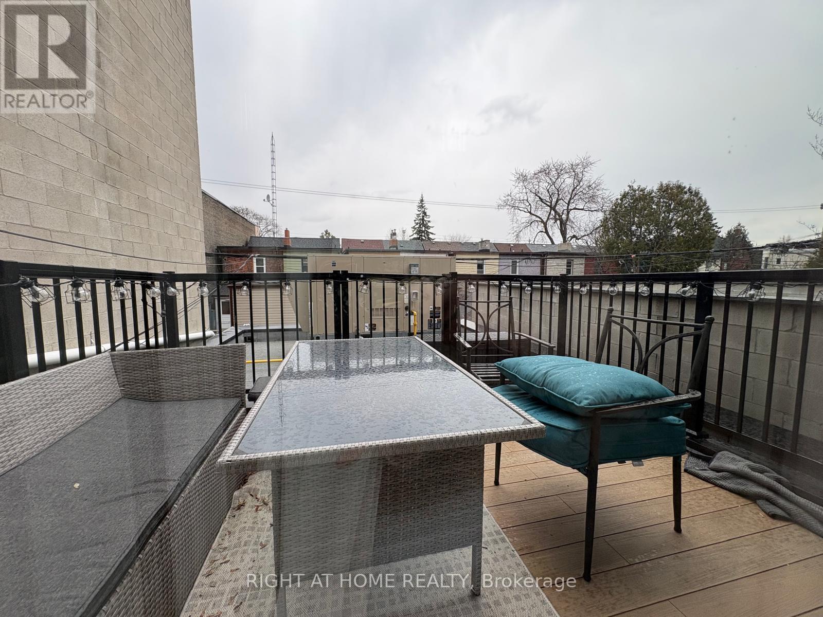 A - 3152 Dundas Street W, Toronto, Ontario  M6P 2A1 - Photo 30 - W12979042