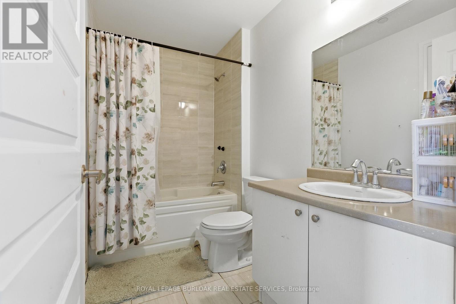 304 - 128 Grovewood Common, Oakville, Ontario  L6H 0X3 - Photo 10 - W12979118