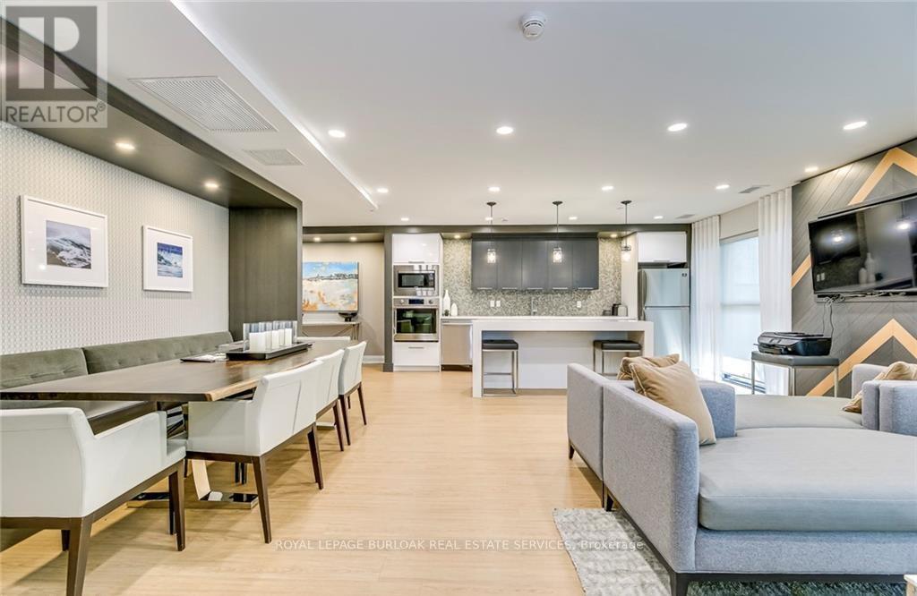 304 - 128 Grovewood Common, Oakville, Ontario  L6H 0X3 - Photo 15 - W12979118