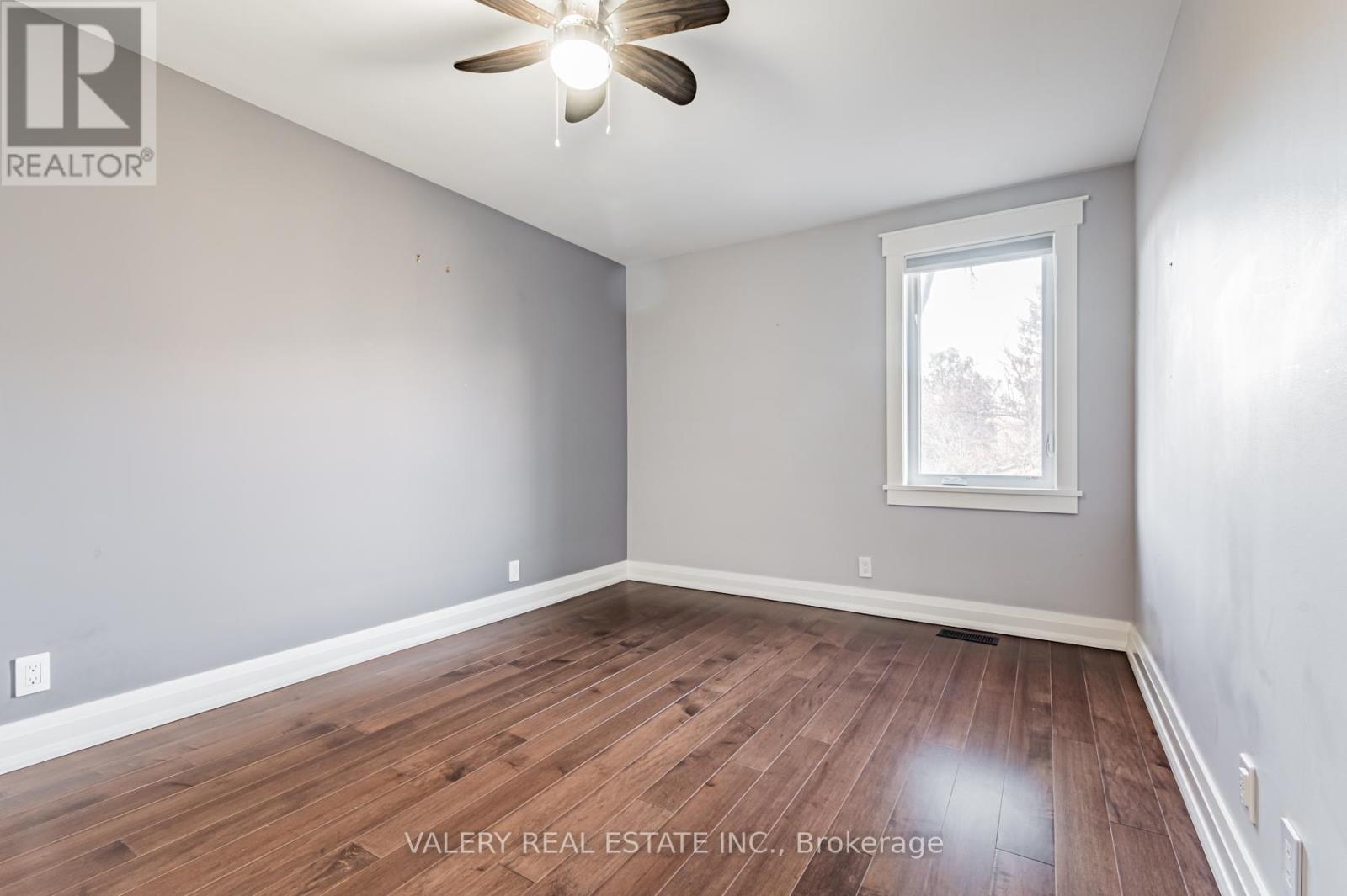 30 Bernice Avenue, Toronto, Ontario  M8Y 1Z6 - Photo 16 - W12979134