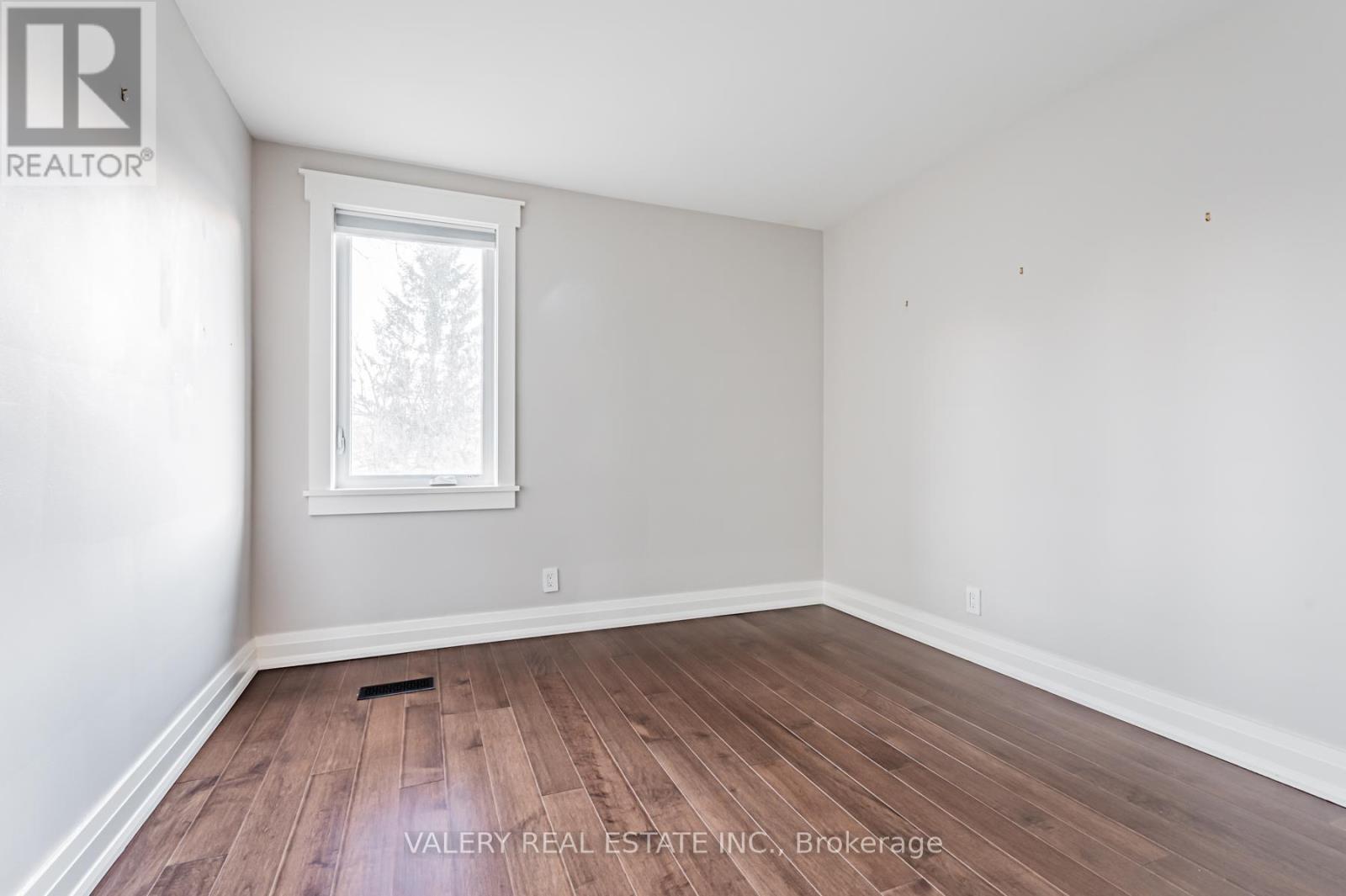 30 Bernice Avenue, Toronto, Ontario  M8Y 1Z6 - Photo 18 - W12979134