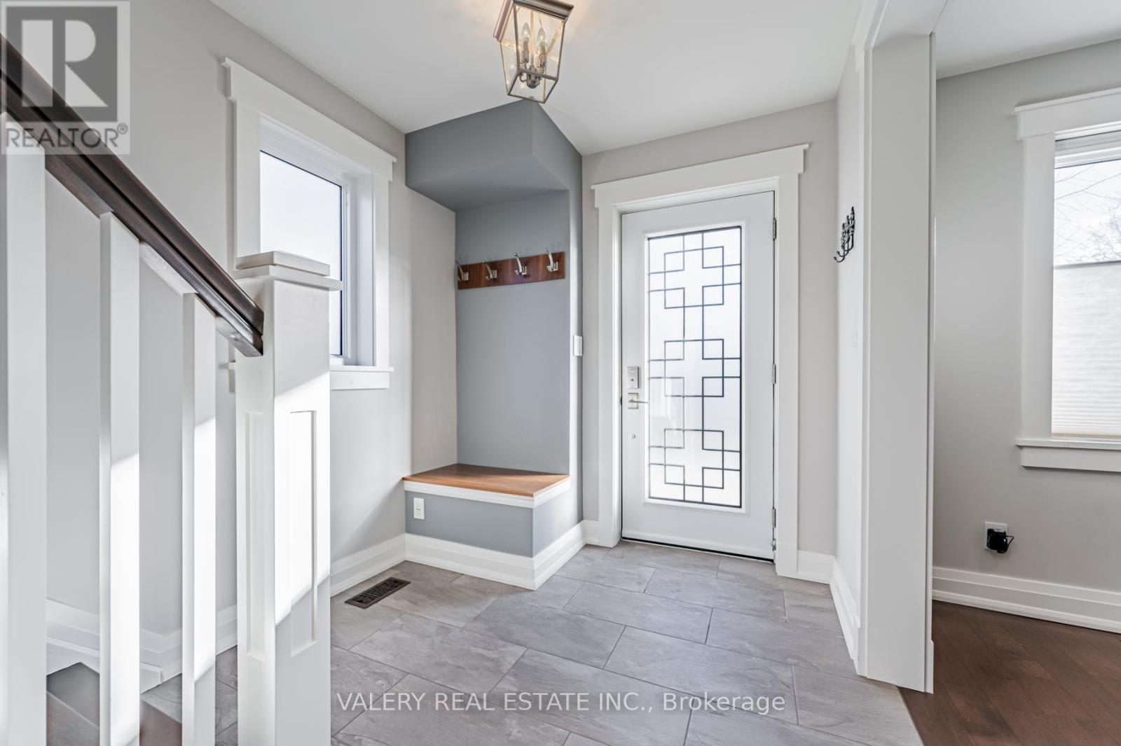 30 Bernice Avenue, Toronto, Ontario  M8Y 1Z6 - Photo 2 - W12979134