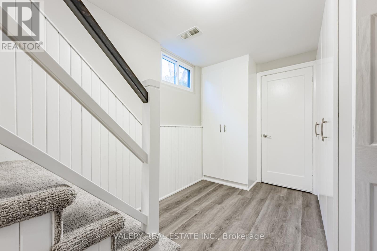 30 Bernice Avenue, Toronto, Ontario  M8Y 1Z6 - Photo 20 - W12979134