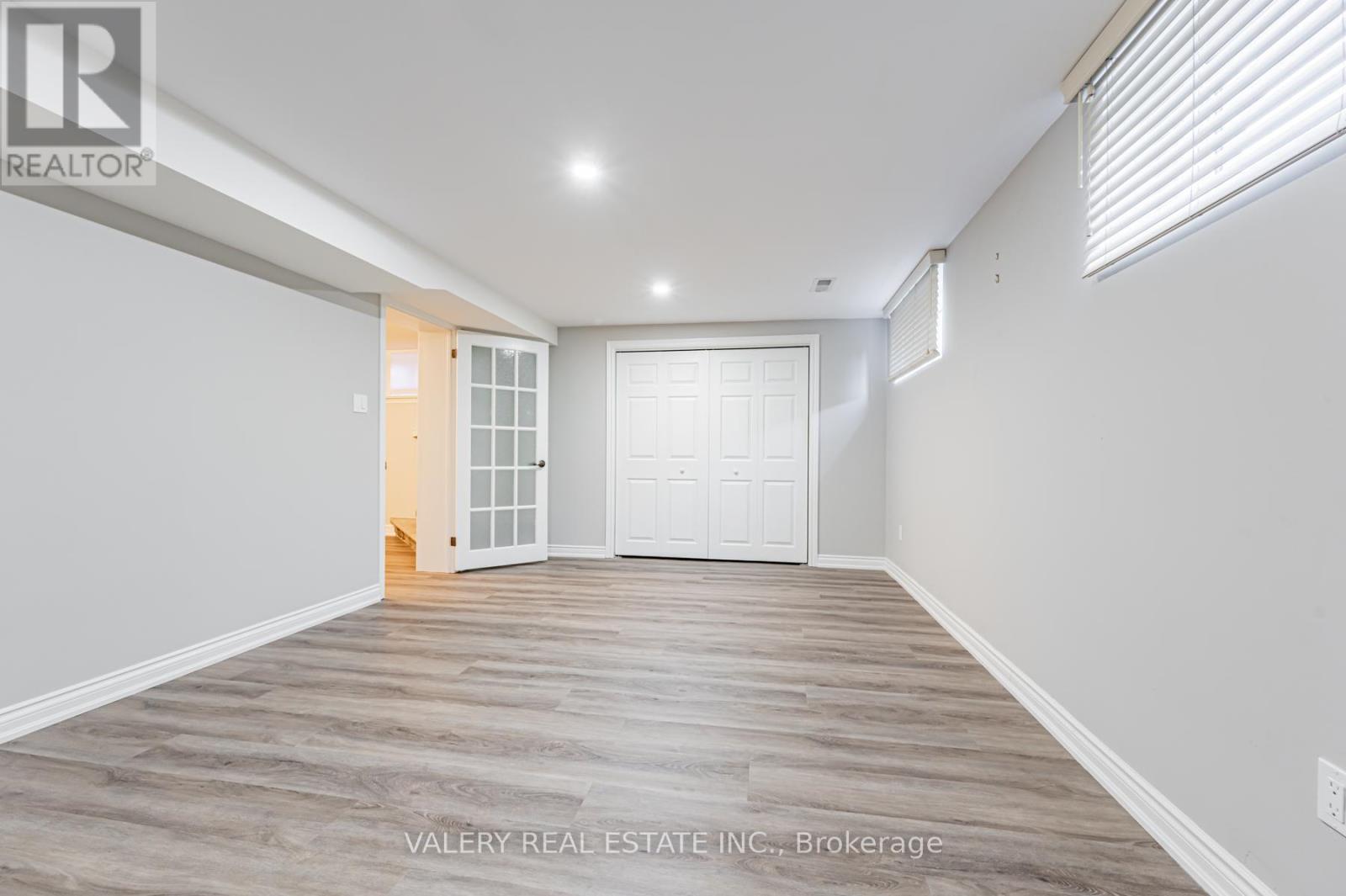 30 Bernice Avenue, Toronto, Ontario  M8Y 1Z6 - Photo 24 - W12979134