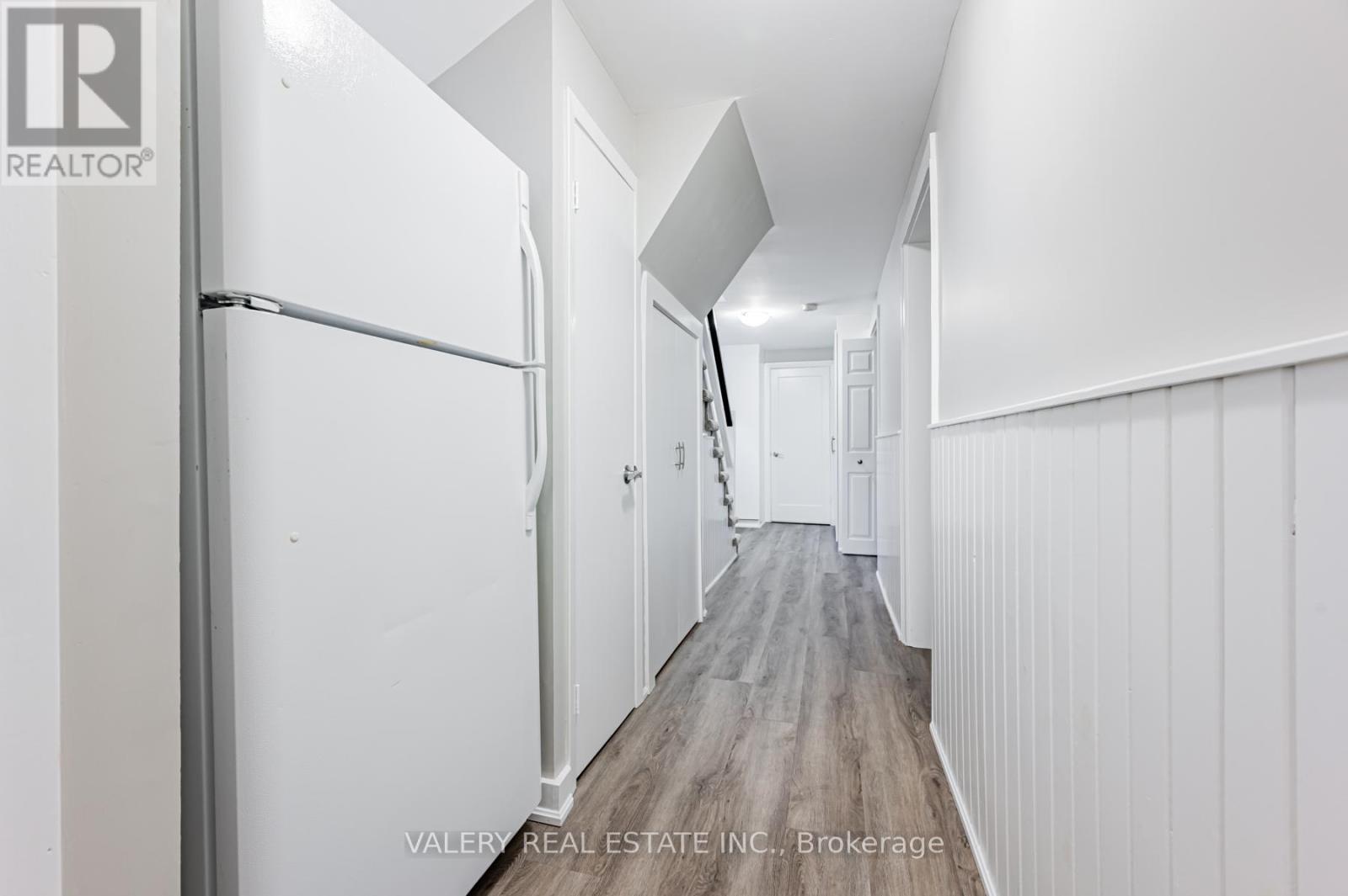 30 Bernice Avenue, Toronto, Ontario  M8Y 1Z6 - Photo 26 - W12979134