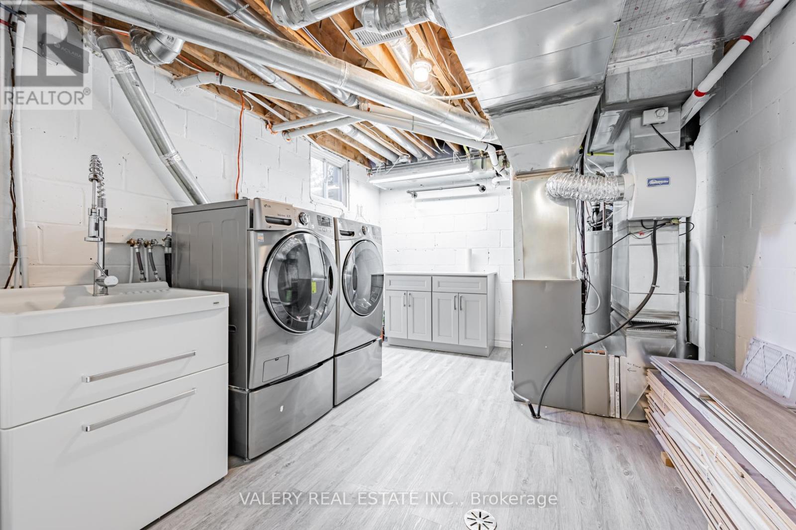 30 Bernice Avenue, Toronto, Ontario  M8Y 1Z6 - Photo 27 - W12979134