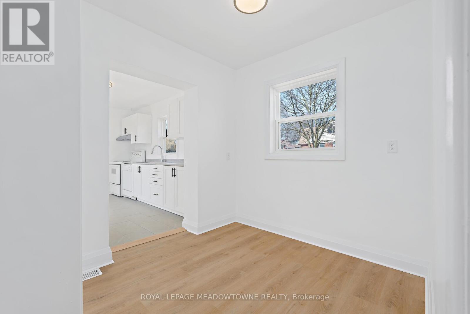 3 Bard Lane, Halton Hills, Ontario  L7G 2M6 - Photo 16 - W12979178