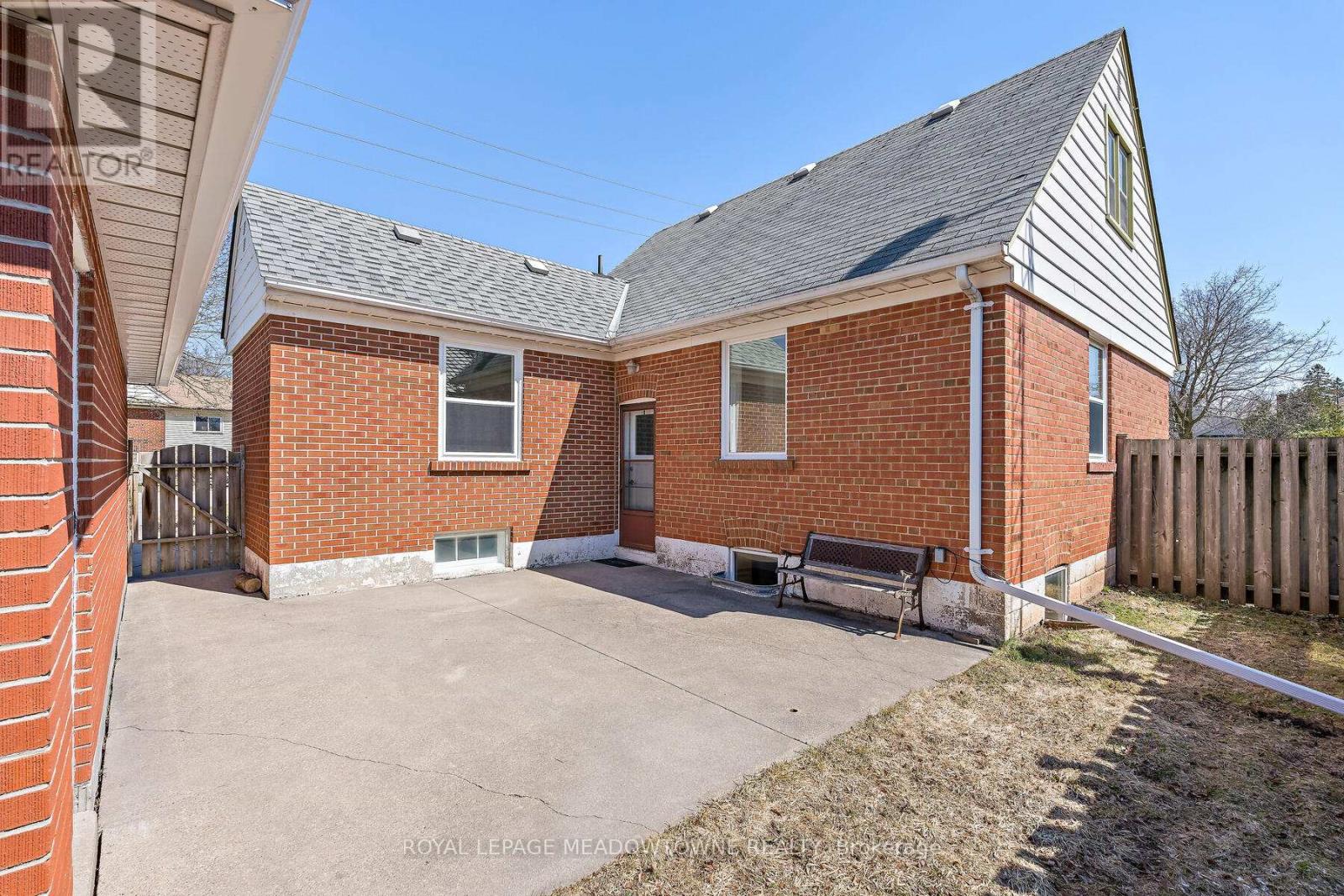 3 Bard Lane, Halton Hills, Ontario  L7G 2M6 - Photo 28 - W12979178