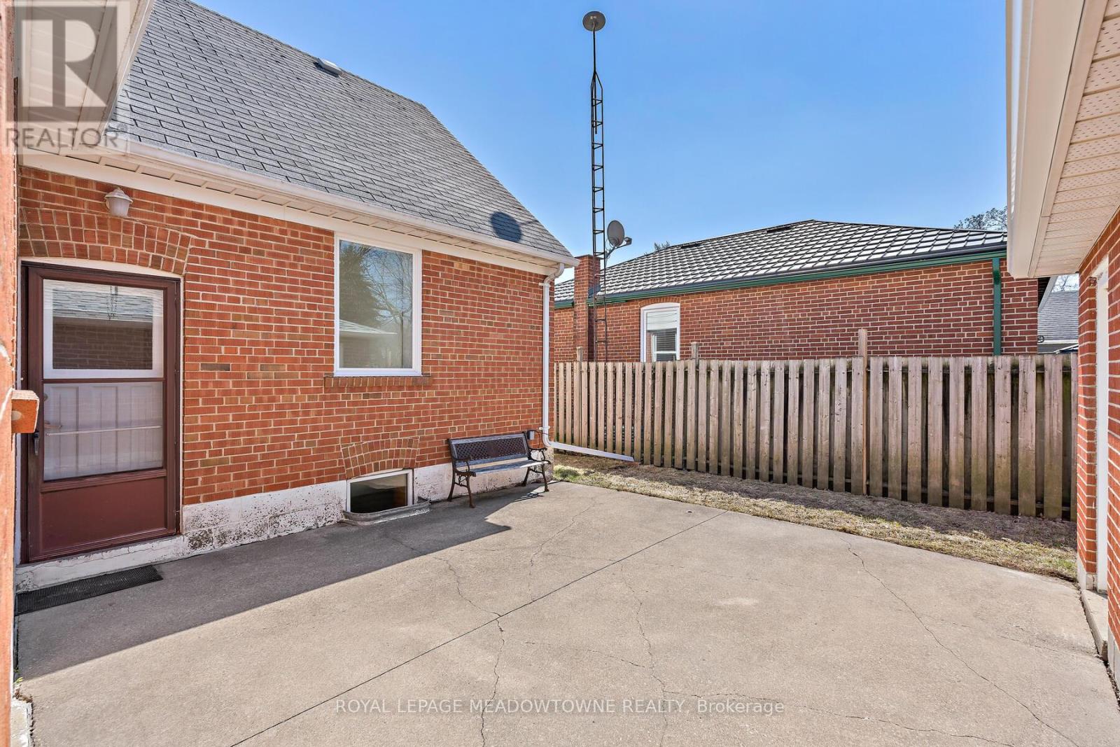 3 Bard Lane, Halton Hills, Ontario  L7G 2M6 - Photo 29 - W12979178