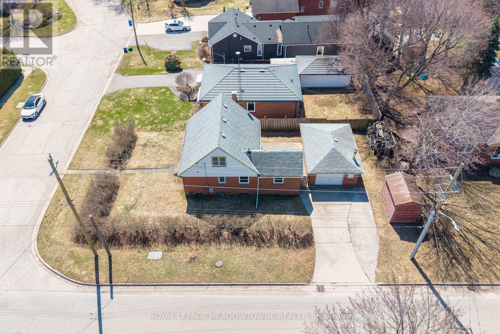 3 Bard Lane, Halton Hills, Ontario  L7G 2M6 - Photo 3 - W12979178