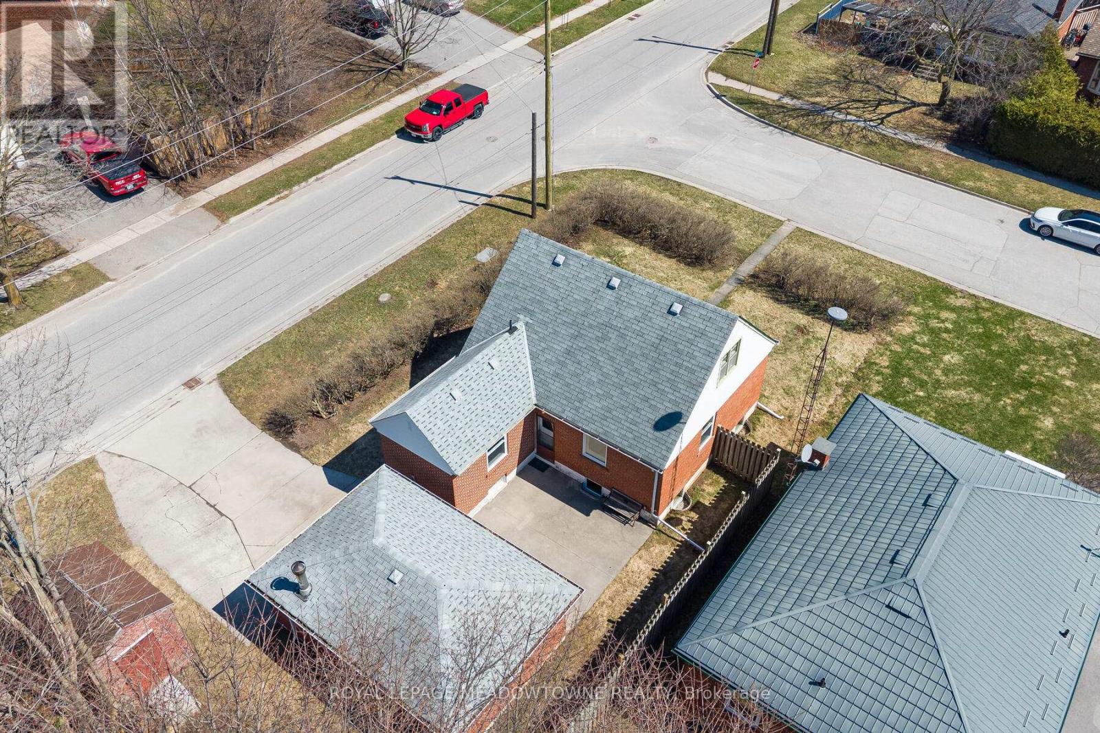 3 Bard Lane, Halton Hills, Ontario  L7G 2M6 - Photo 30 - W12979178