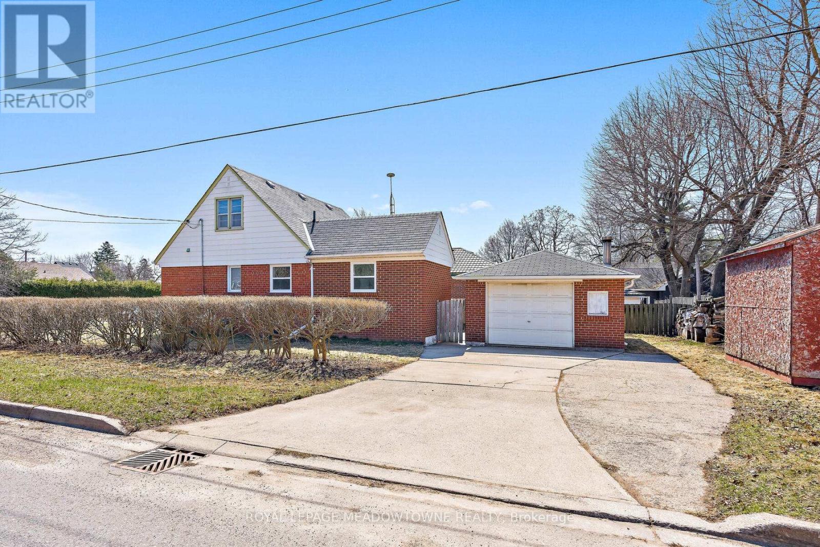 3 Bard Lane, Halton Hills, Ontario  L7G 2M6 - Photo 4 - W12979178