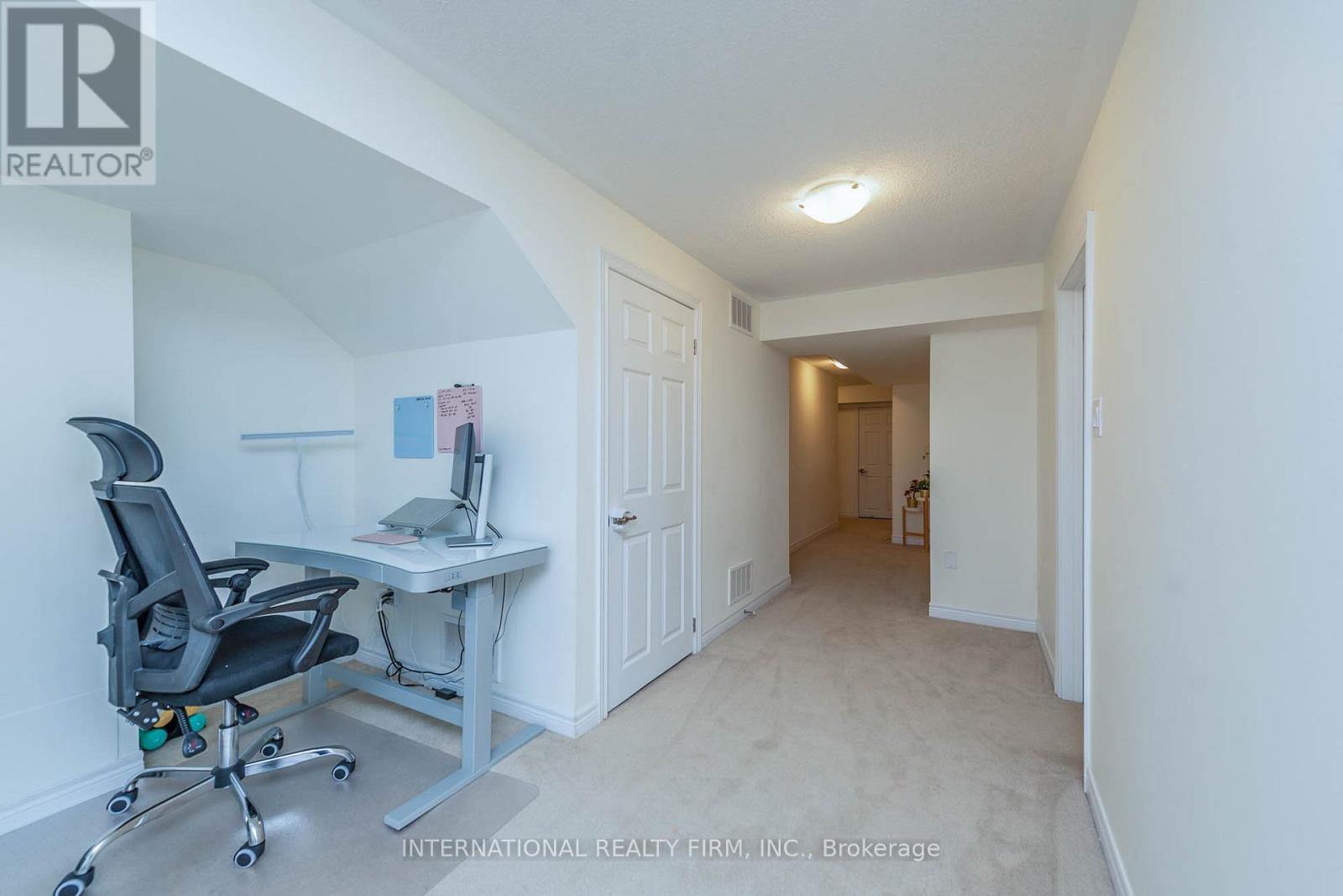 99 Huguenot Road, Oakville, Ontario  L6H 0M3 - Photo 21 - W12979190