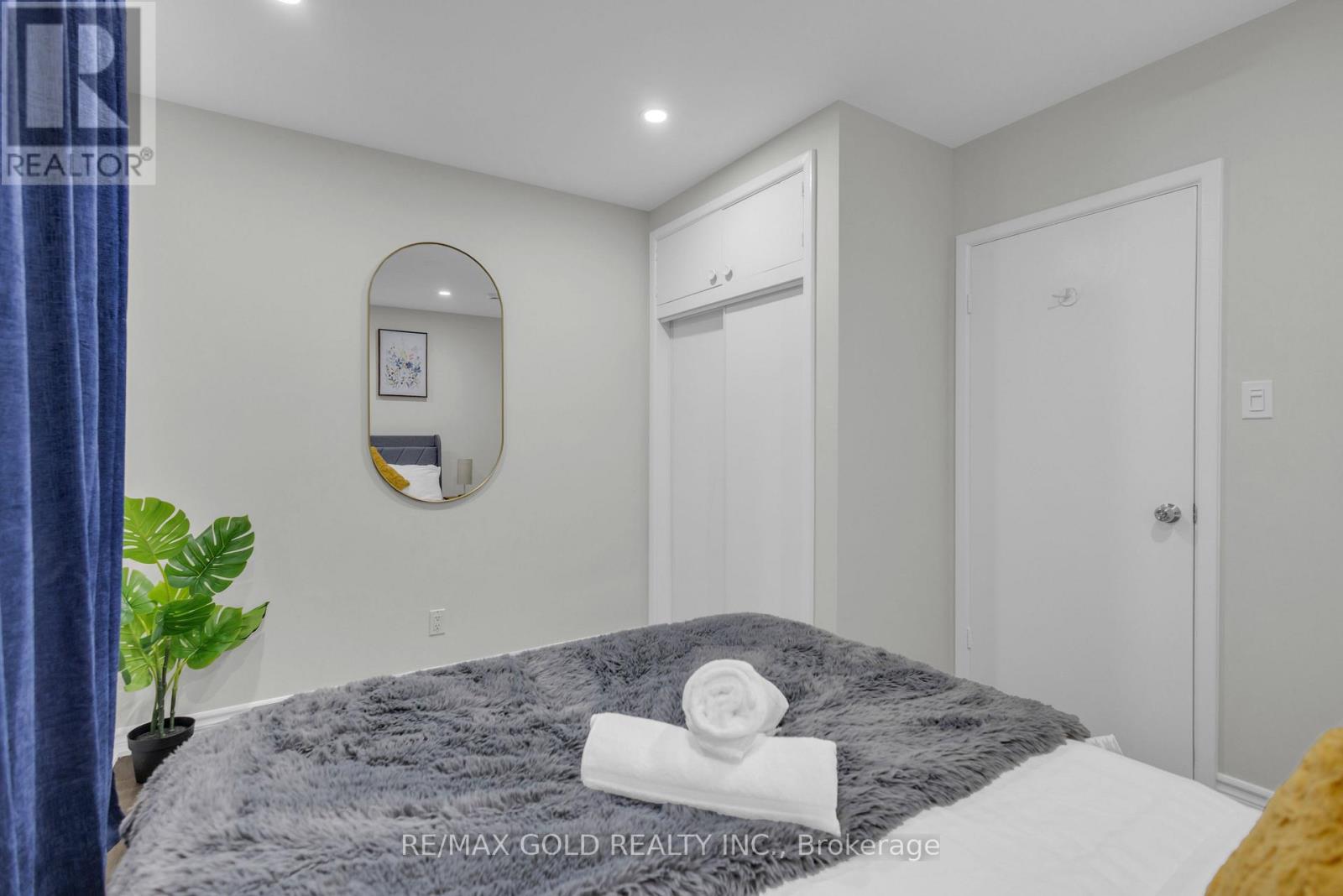 462 Samford Place, Oakville, Ontario  L6L 4E8 - Photo 14 - W12979204