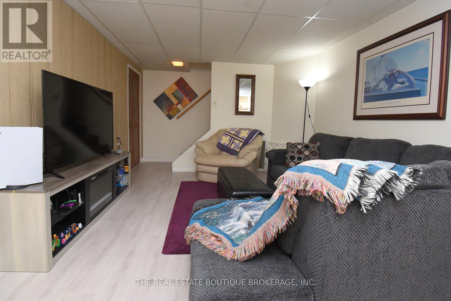 1345 Colonsay Drive, Burlington, Ontario  L7P 2T6 - Photo 25 - W12979206