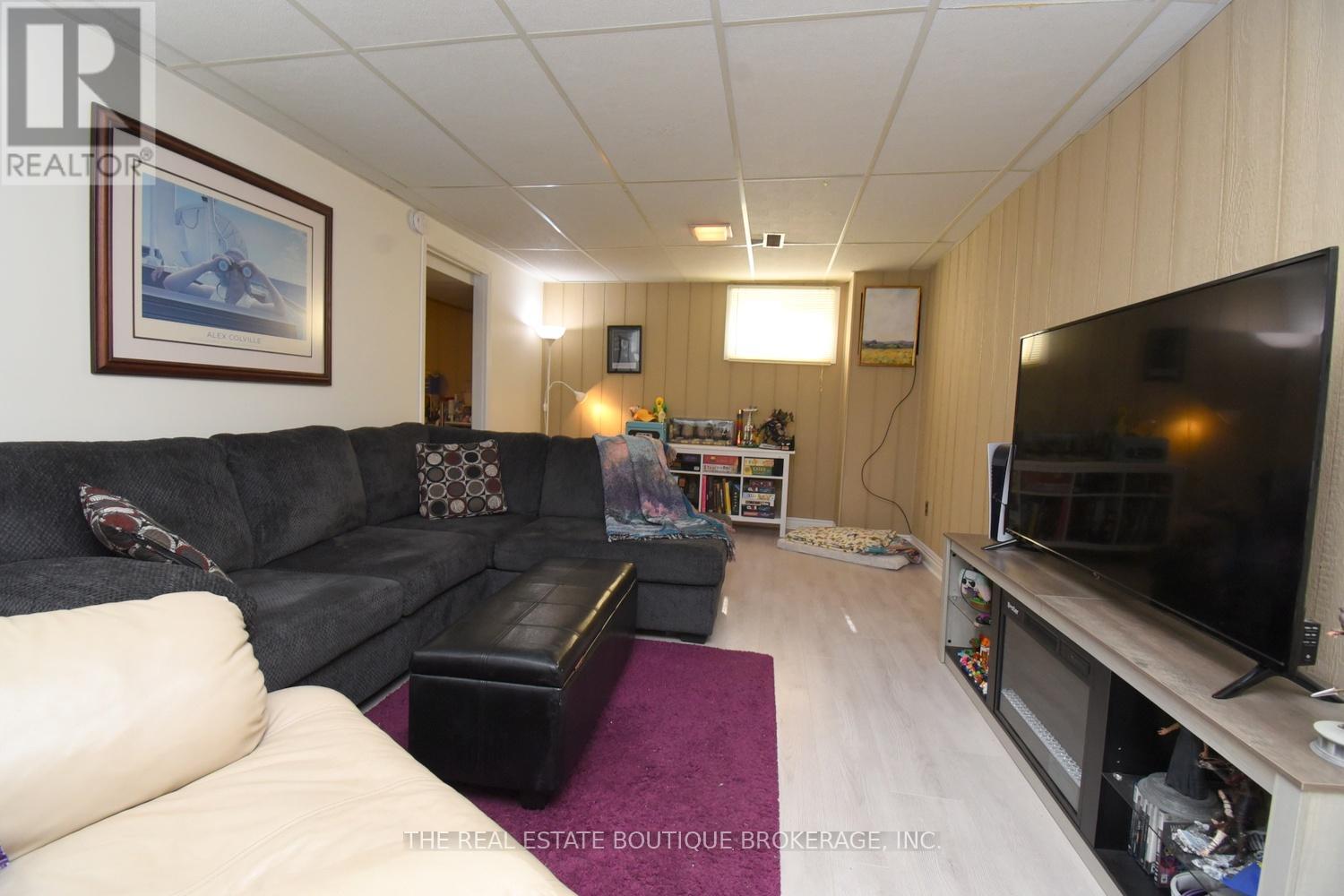 1345 Colonsay Drive, Burlington, Ontario  L7P 2T6 - Photo 26 - W12979206