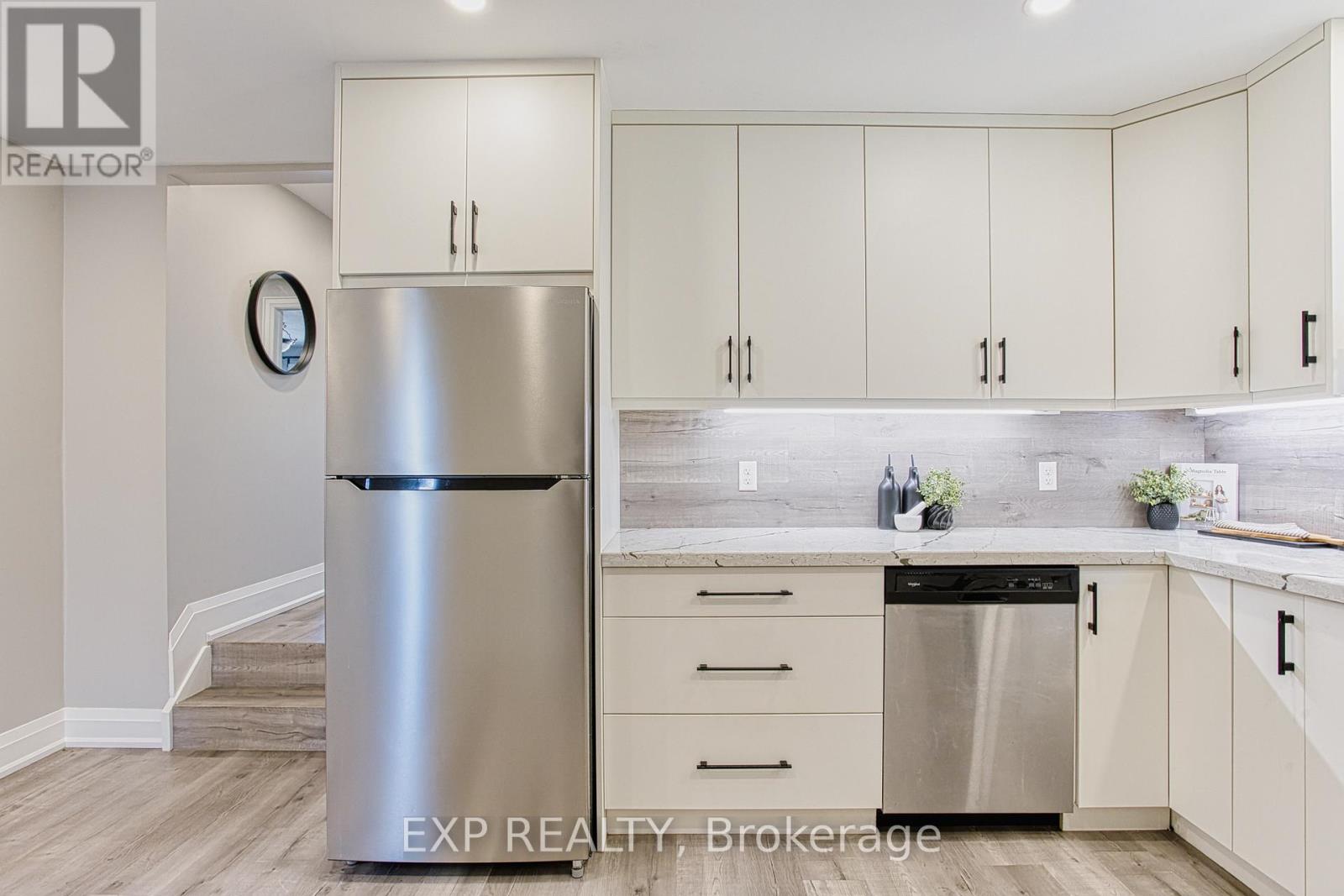 4 Colgate Court, Hamilton, Ontario  L9C 6Z6 - Photo 13 - X12978998