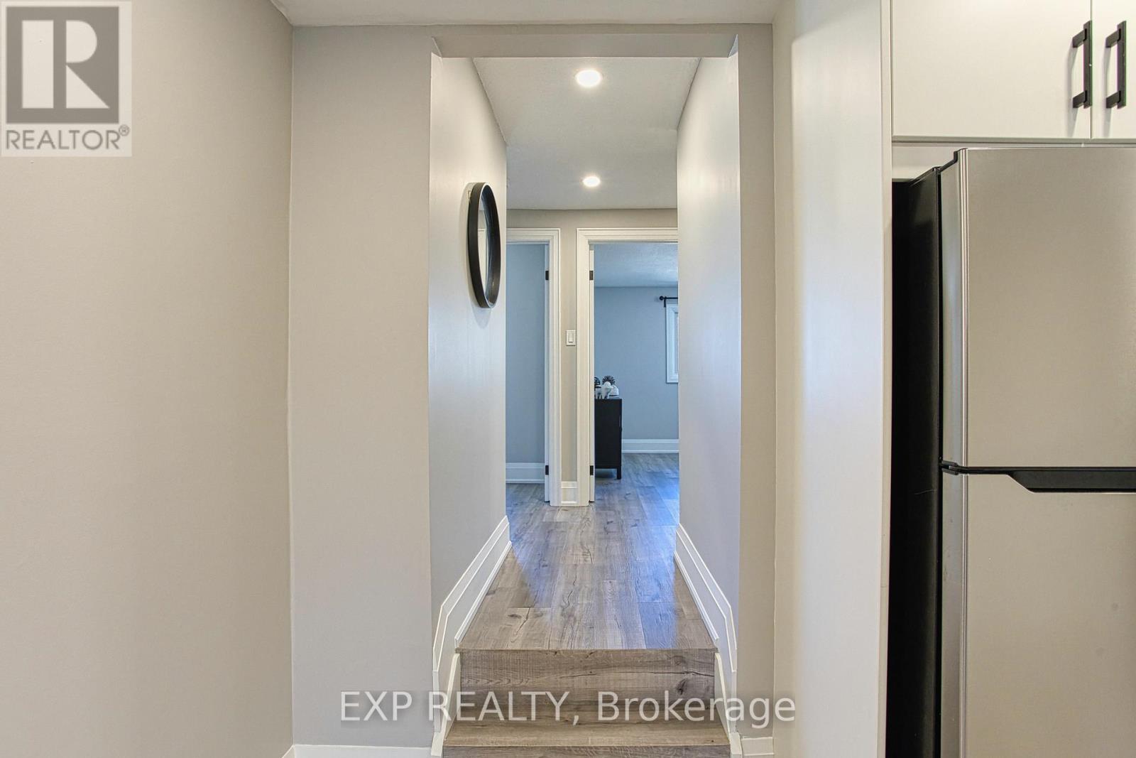 4 Colgate Court, Hamilton, Ontario  L9C 6Z6 - Photo 14 - X12978998