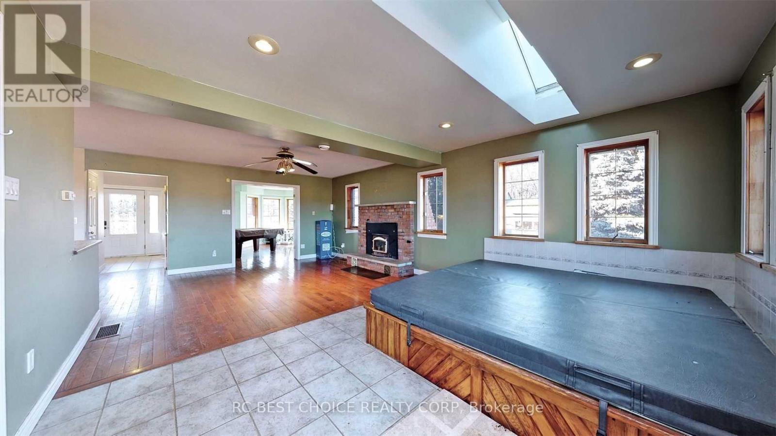 571 Hickory Beach Road, Kawartha Lakes, Ontario  K0M 1N0 - Photo 10 - X12979072