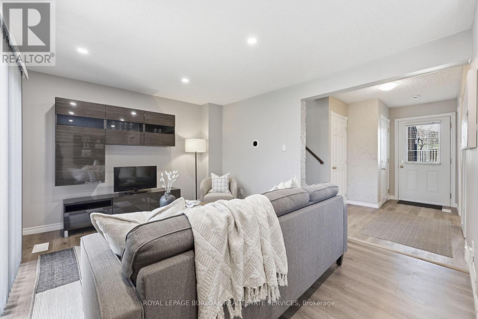 154 - 11 Queenslea Drive, Hamilton, Ontario L8W 1T7 - Photo 5 - X12979080