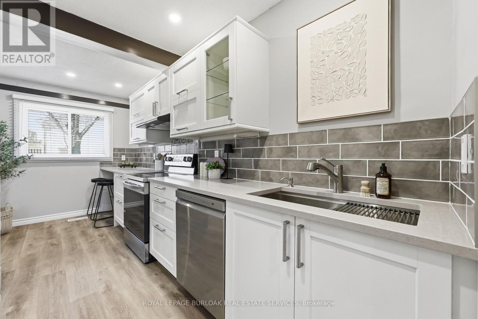 154 - 11 Queenslea Drive, Hamilton, Ontario L8W 1T7 - Photo 9 - X12979080