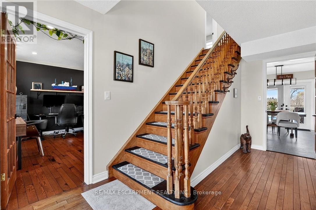 2330 Centre Street, Pelham, Ontario  L0S 1M0 - Photo 17 - X12979082