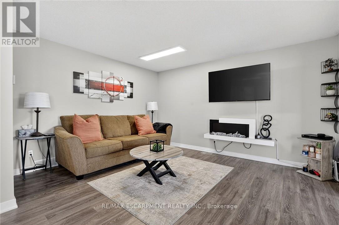 2330 Centre Street, Pelham, Ontario  L0S 1M0 - Photo 34 - X12979082