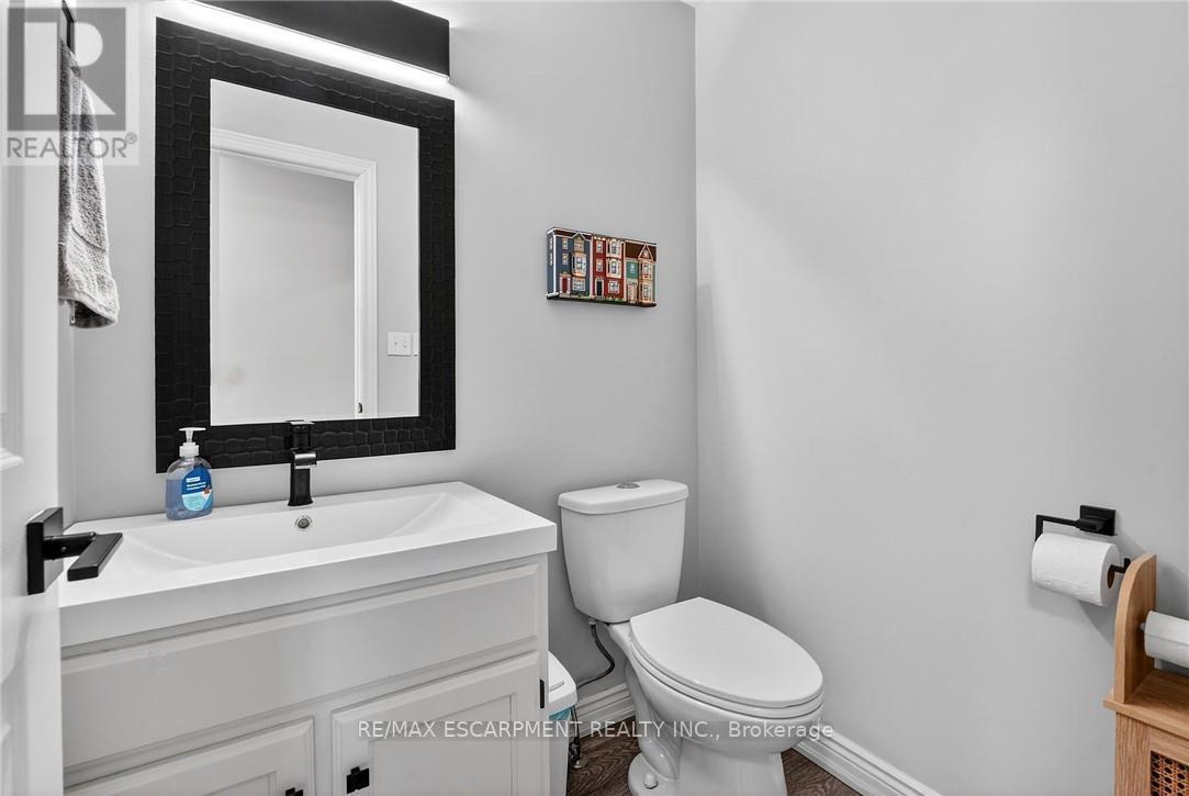 2330 Centre Street, Pelham, Ontario  L0S 1M0 - Photo 36 - X12979082