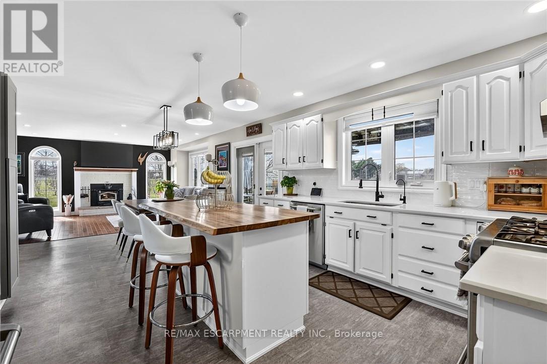 2330 Centre Street, Pelham, Ontario  L0S 1M0 - Photo 9 - X12979082