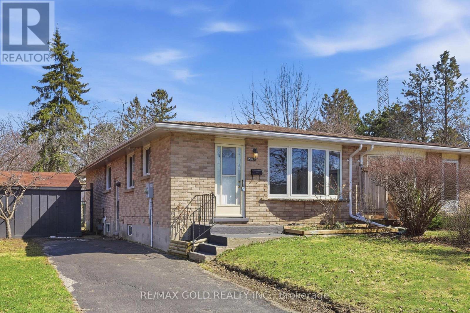 231a Cedarbrae Avenue, Waterloo, Ontario  N2L 4S6 - Photo 4 - X12979102