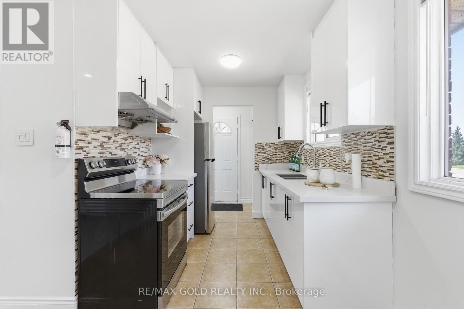 231a Cedarbrae Avenue, Waterloo, Ontario  N2L 4S6 - Photo 7 - X12979102