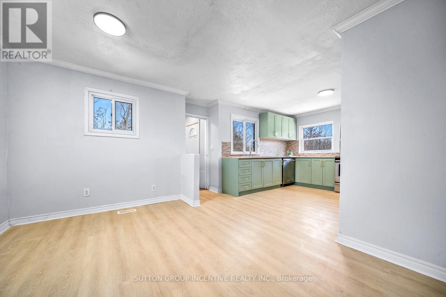 300 Metro Road N, Georgina, Ontario  L4P 3C8 - Photo 21 - N12978566