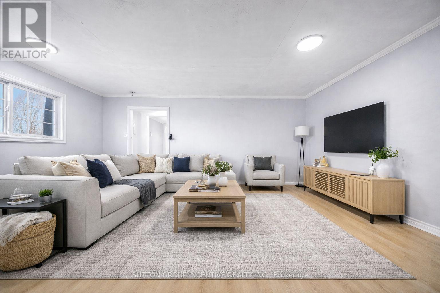 300 Metro Road N, Georgina, Ontario  L4P 3C8 - Photo 31 - N12978566