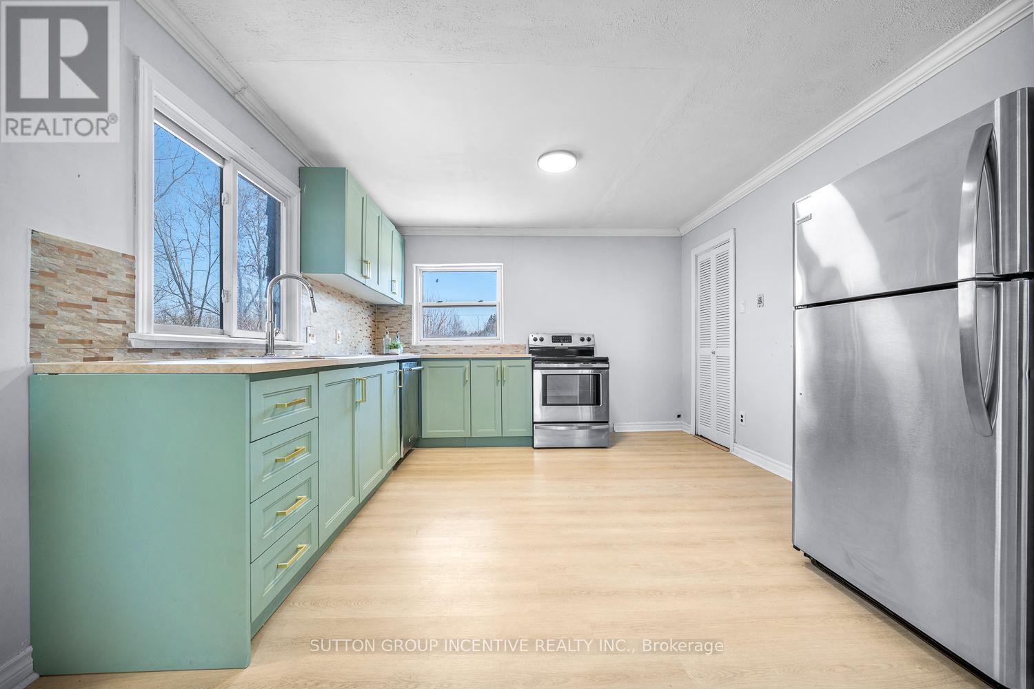 300 Metro Road N, Georgina, Ontario  L4P 3C8 - Photo 23 - N12978566