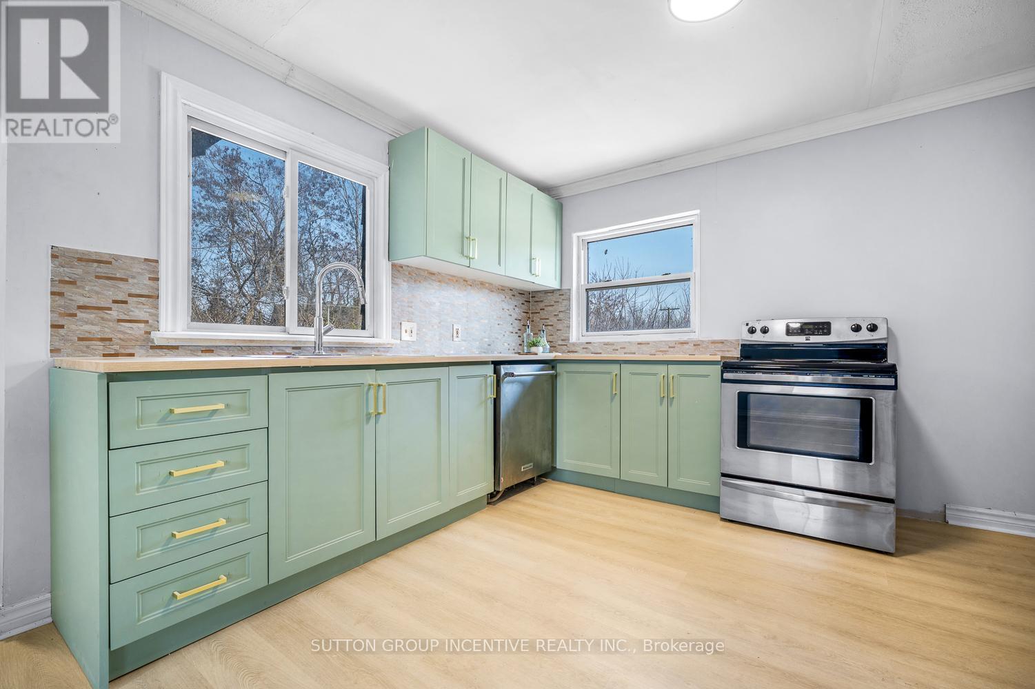 300 Metro Road N, Georgina, Ontario  L4P 3C8 - Photo 24 - N12978566