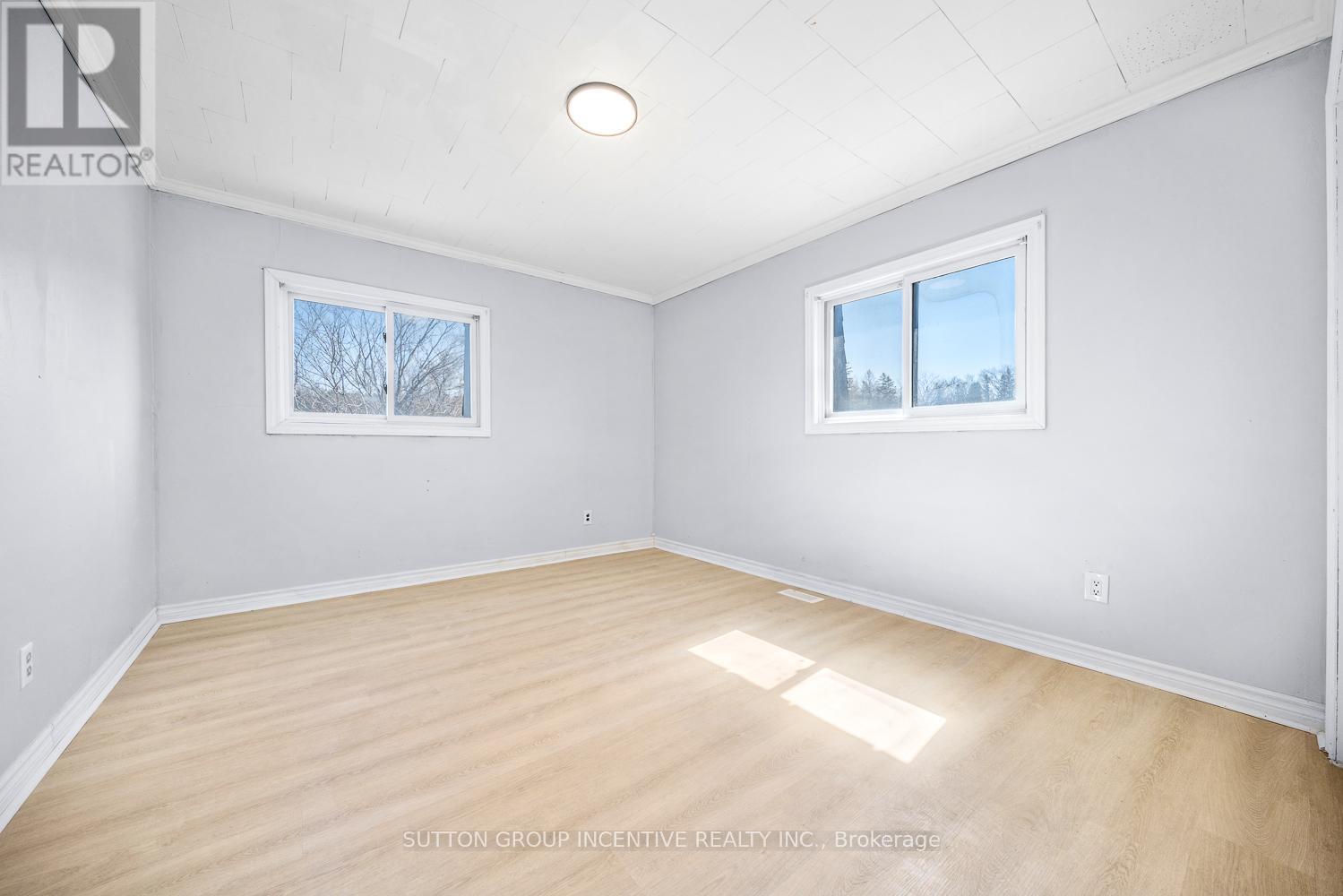 300 Metro Road N, Georgina, Ontario  L4P 3C8 - Photo 36 - N12978566