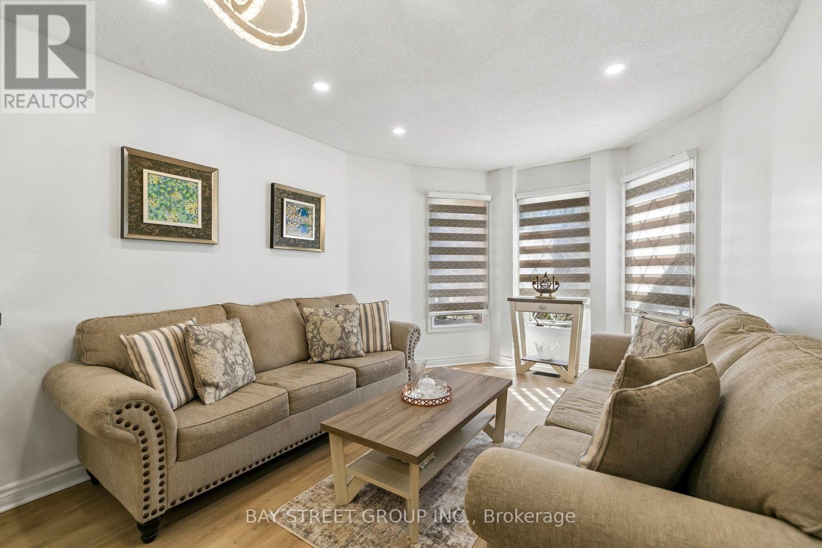 3307 Charlebrook Court, Mississauga, Ontario  L5L 5B5 - Photo 20 - W12978490