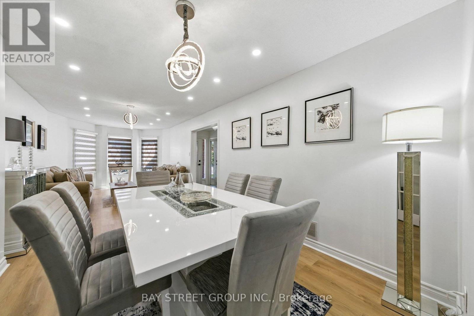 3307 Charlebrook Court, Mississauga, Ontario  L5L 5B5 - Photo 16 - W12978490