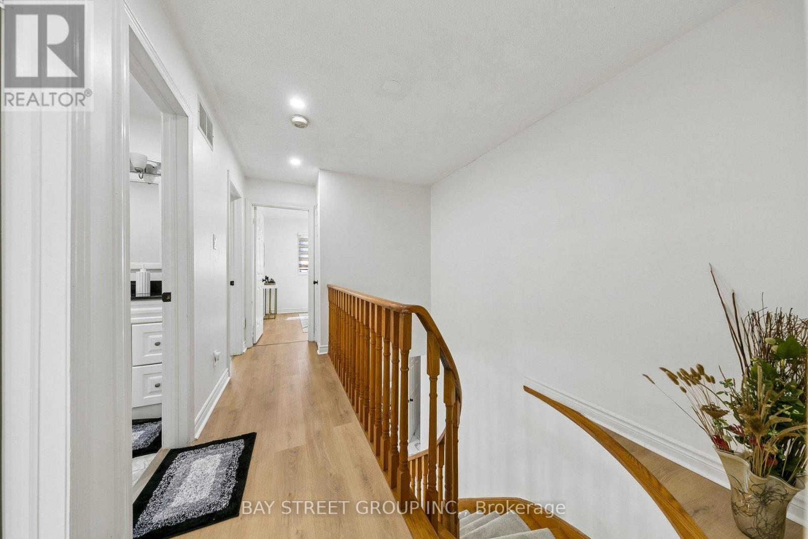 3307 Charlebrook Court, Mississauga, Ontario  L5L 5B5 - Photo 23 - W12978490