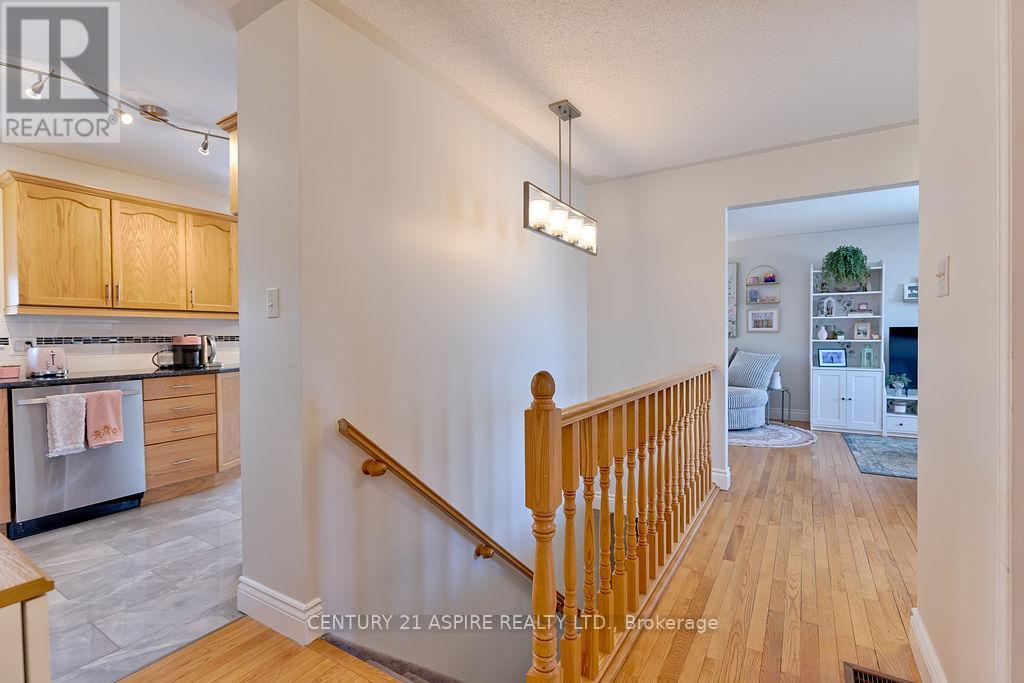 32 Bayshore Drive, Petawawa, Ontario  K8H 3R7 - Photo 16 - X12978944