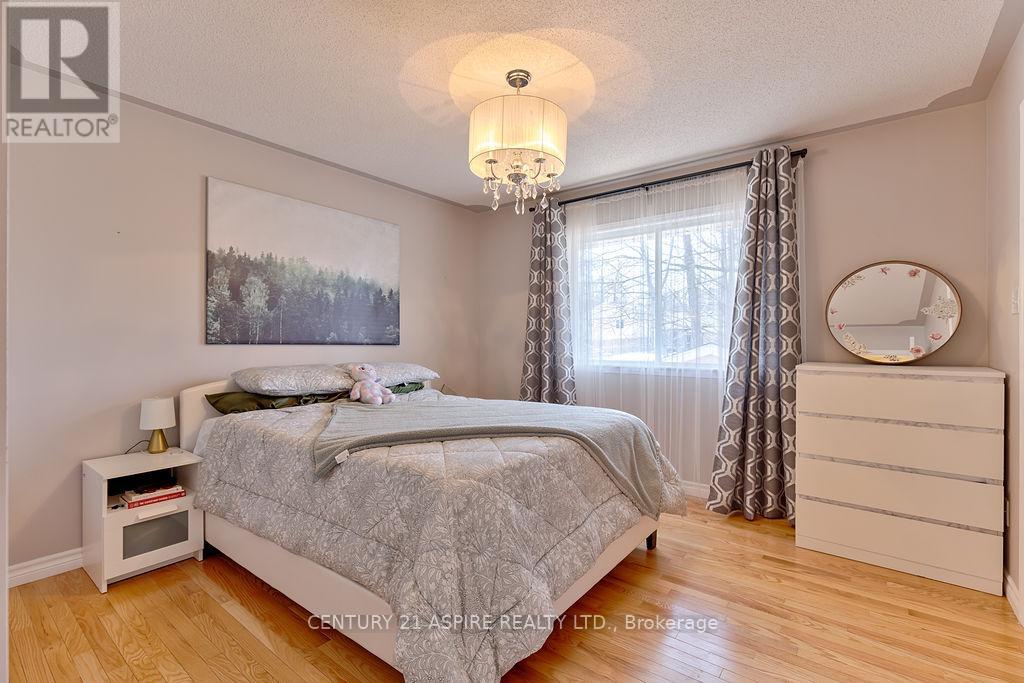 32 Bayshore Drive, Petawawa, Ontario  K8H 3R7 - Photo 20 - X12978944