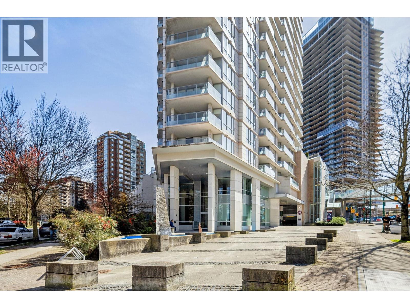 2208 4808 Hazel Street, Burnaby, British Columbia  V5H 0A2 - Photo 2 - R3108120