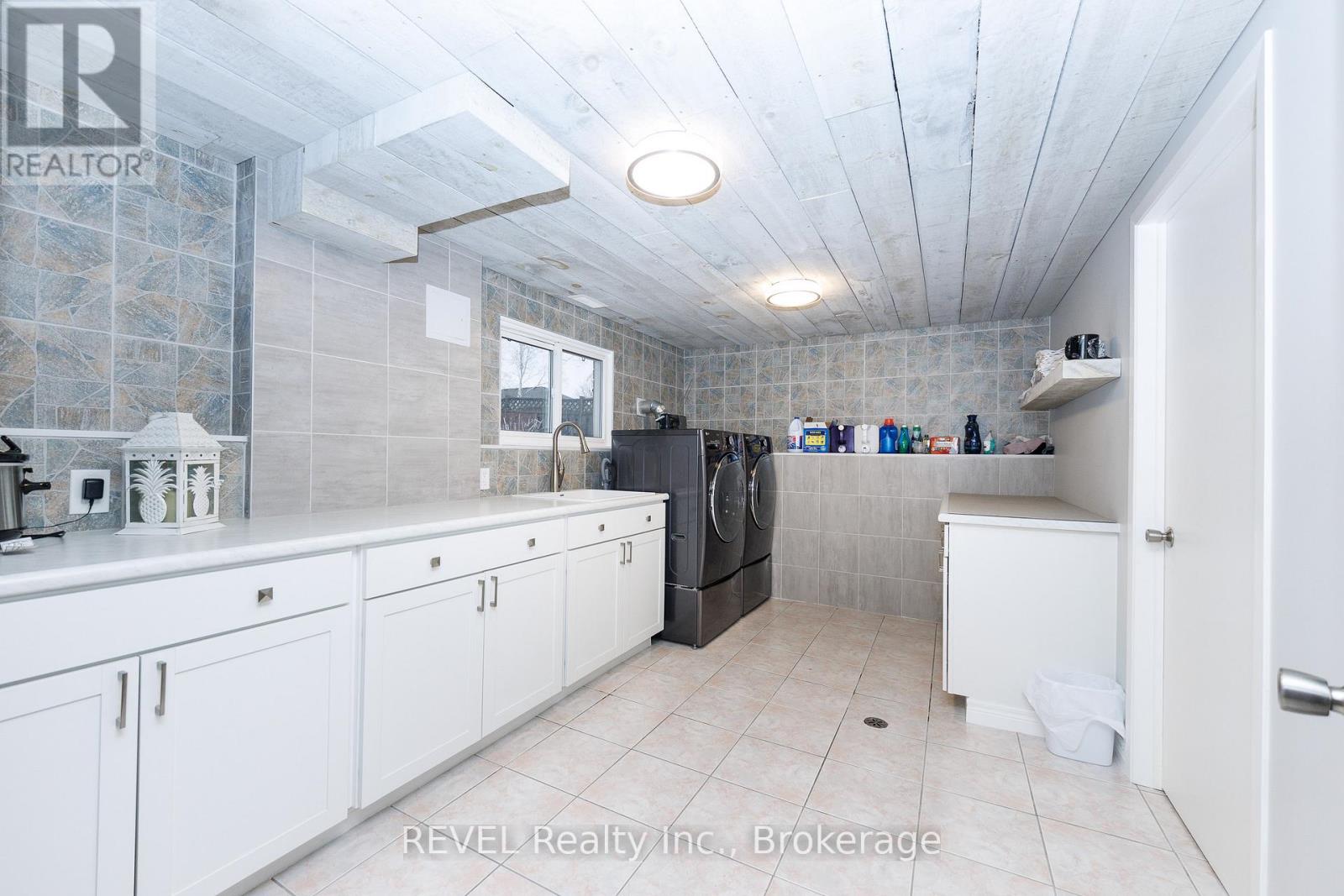 323 Barrick Road, Port Colborne, Ontario  L3K 4B6 - Photo 28 - X12942542