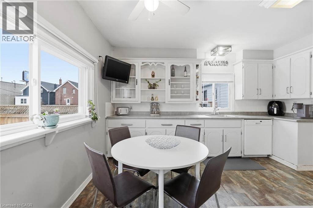 20 East 18th Street, Hamilton, Ontario  L9A 4N7 - Photo 12 - 40807735