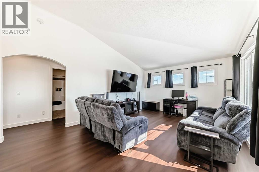 2002 High Country Rise Nw, High River, Alberta  T1V 0C9 - Photo 14 - A2297676