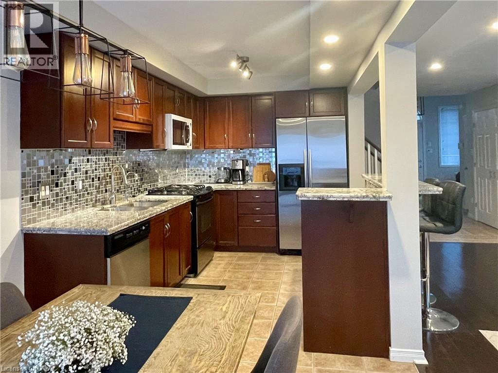 593 Southridge Drive, Hamilton, Ontario  L9C 7V8 - Photo 10 - 40819233